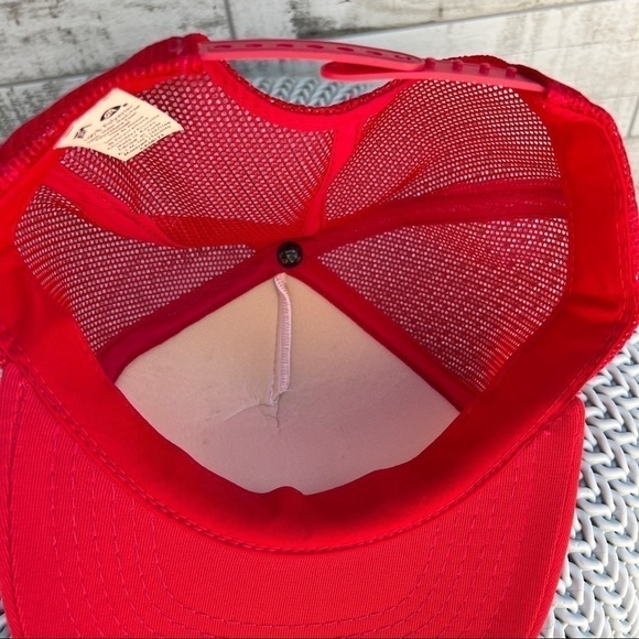 Vintage New York Steakhouse Retro Mesh Snapback Trucker Hat - Picture 6 of 7